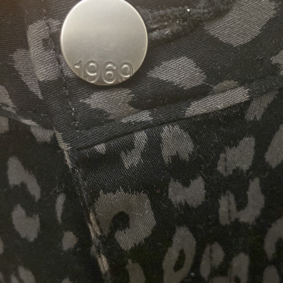 Gap Always Skinny Mid Rise Leopard Print Pants Size 4 - Picture 3 of 9